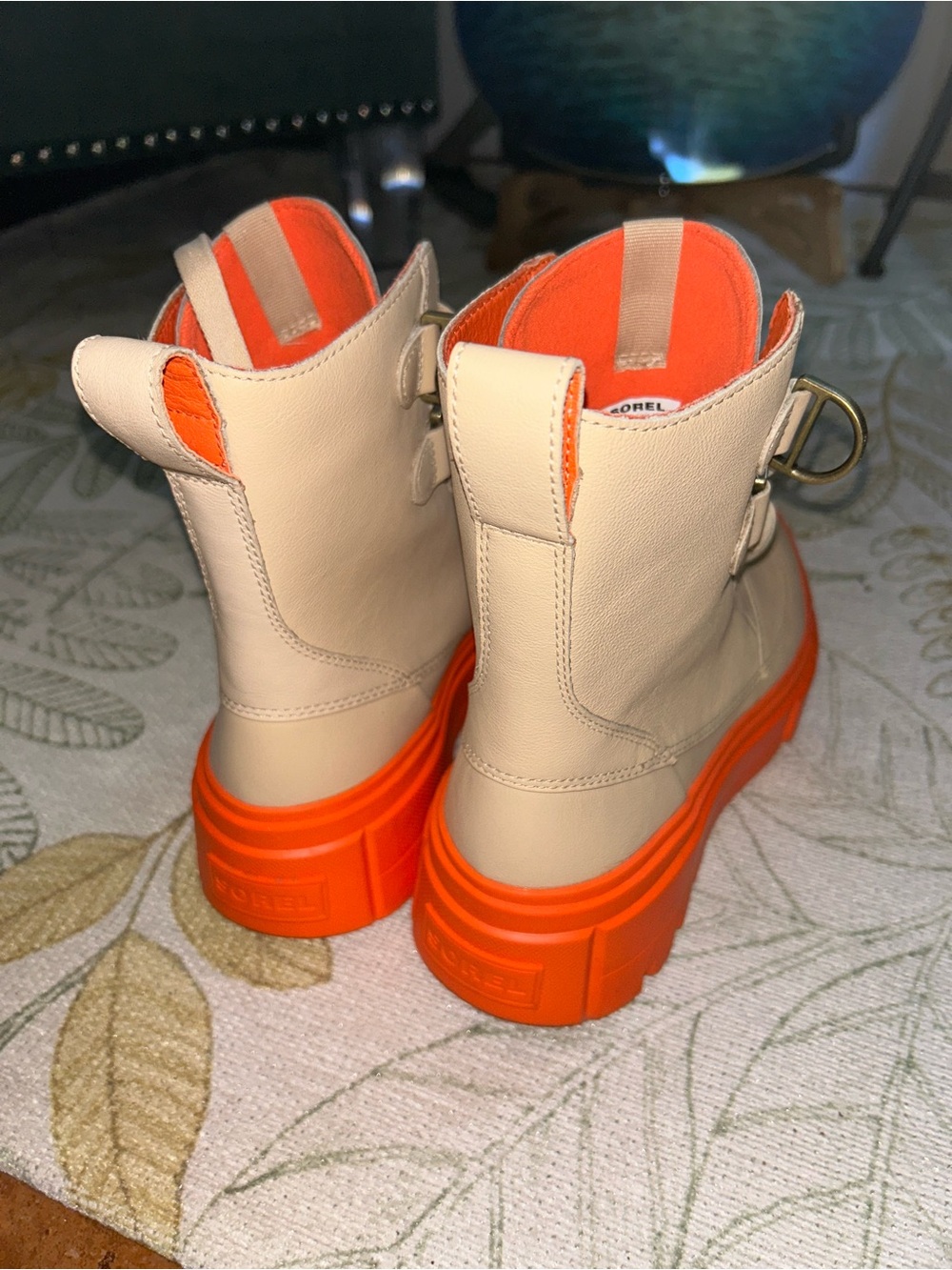 Sorel (NWOT) Women's Beige Waterproof Combat Boots with Bright Chunky Orange Sol - Picture 7 of 10